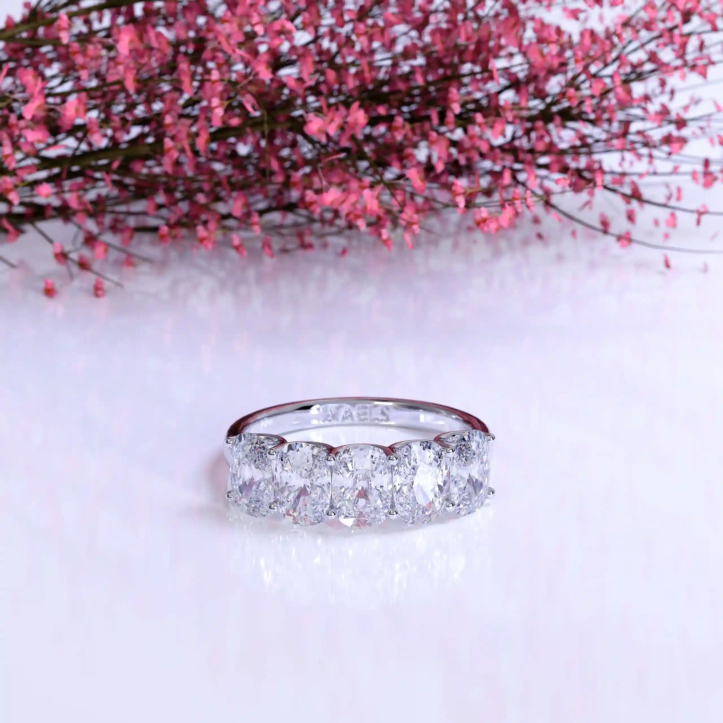 The Floating Five Elongated Cushion Band